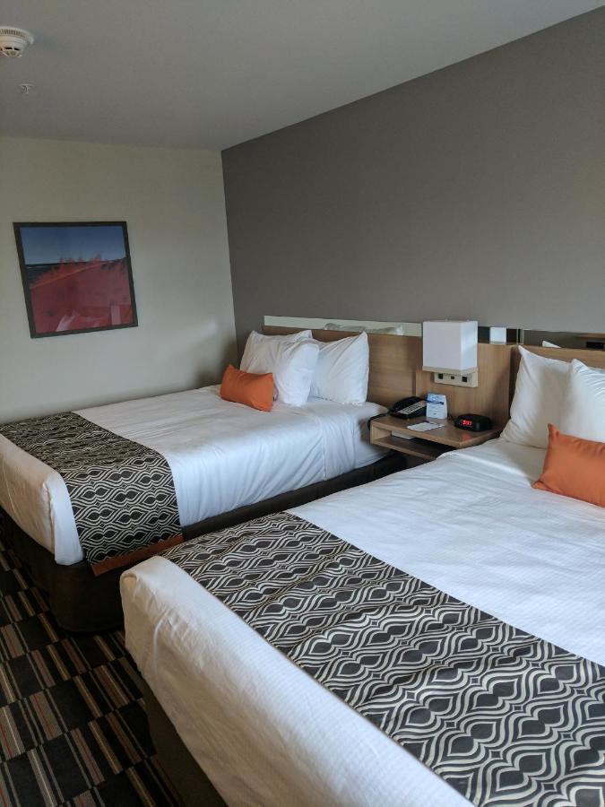 Hotel Microtel & By Wyndham Clarion