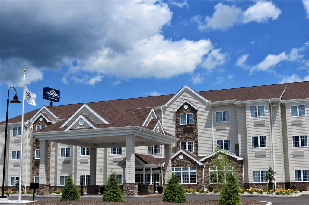 Hotel Microtel & By Wyndham 3*